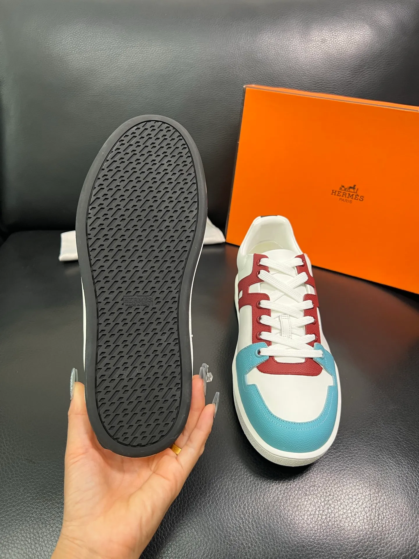 Men's shoes 💰700 Hermes Top Purchasing Agent Hermes counters are on sale at the same time with original factory configuration, original cowhide fabric imported from Italy, high-quality splicing technology, fully imported water-dyed cowhide lining, soles: original soles specially provided by the original factory are super comfortable, the original factory and single goods are of high quality, welcome to compare at the same time at the counter, code number 38-44 (customized 45 46) 85851